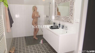Nathaly Cherie muffja és segge is megrakva