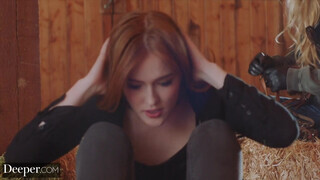 Deeper - Jia Lissa benyeli a gigantikus cerkát