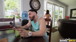BANGBROS - Crystal Chase a óriási mellű spanyol csajszi