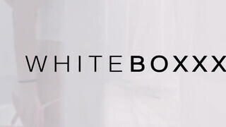 WHITEBOXXX - Liya Silver a csábító csöcsös csaj