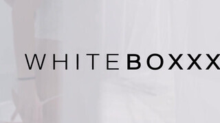 WhiteBoxxx - Eveline Dellai segglyukba tolva