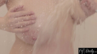 Sandra Sweet a termetes didkós milf