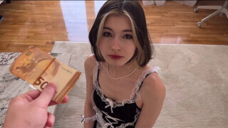 Cutie Kim pénzért kufircol