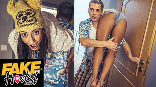 Fake Hostel Porn - Cassie Del Isla a csinos turista nőci