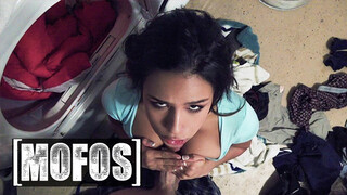 Mofos - Autumn Falls didkóba és punciba baszva