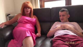 Aunt Judys XXX - Melanie megkívánta a félénk ürgét