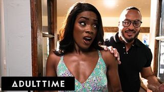 Unatkozó házaspár Ana Foxxx párnán kamatyol és megdugja kedvelő férje!