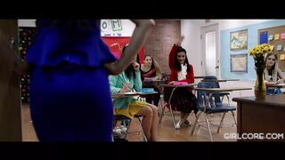 Angela White és Georgia Jones megbüntetik a céda tinédzser diákokat