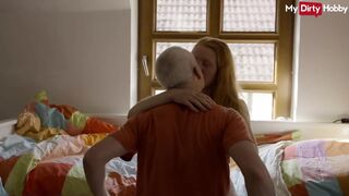 Világos Szőke zsenge nyögés míg az idős megdugja a pináját