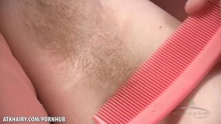 Szőrös fiatal buxa cyan combs szőrös kalandjai