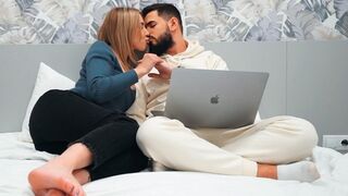 Tökéletes fiatal csábítja a szűz krapekot legelső randin - beleélvezés a punciba