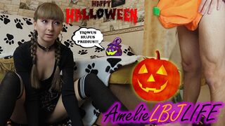 Kicsike boszorkány megidézi a gigantikus fügyit és keményen megbasszák, hogy beleélvezzen a puncijába - halloween 2020