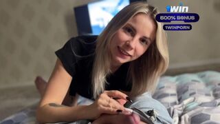 Amatőr világos szőke nőci vad oboázása óriási fasszal