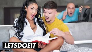 Kezdő angolos pipi ánuszban profi a LetsDoeIt csatornán