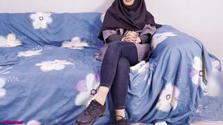 Arab titkárnő durva popsi kettyintése a hivatalban